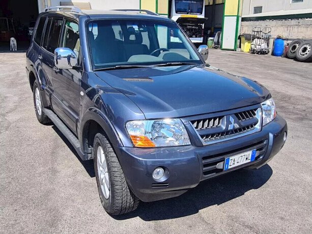 mitsubishi-pajero-big-0