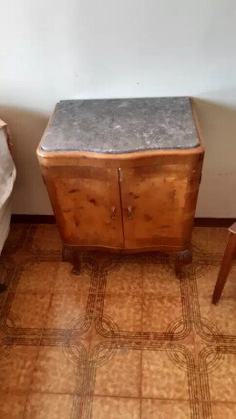 comodini-e-sedie-antiche-big-0
