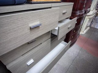 set-di-due-comodini-e-como-in-legno-24719