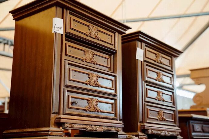 coppia-di-comodini-in-legno-noce-scuro-24686-big-1